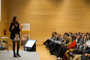 María Neira en un momento de su presentación titulada Alimentación y Emociones